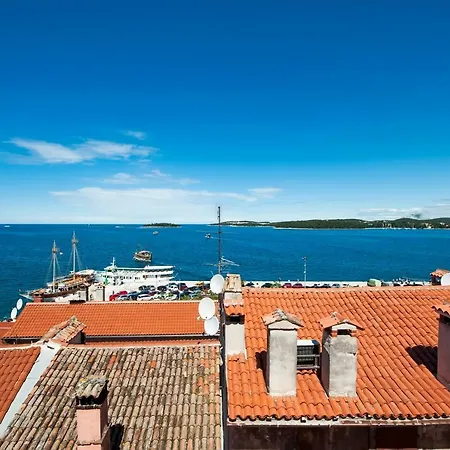 Bella Sea View Apartment *