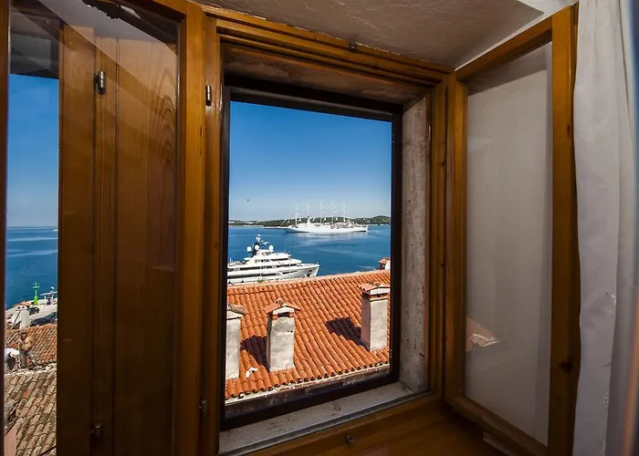 Bella Sea View By Irundo * 罗维尼